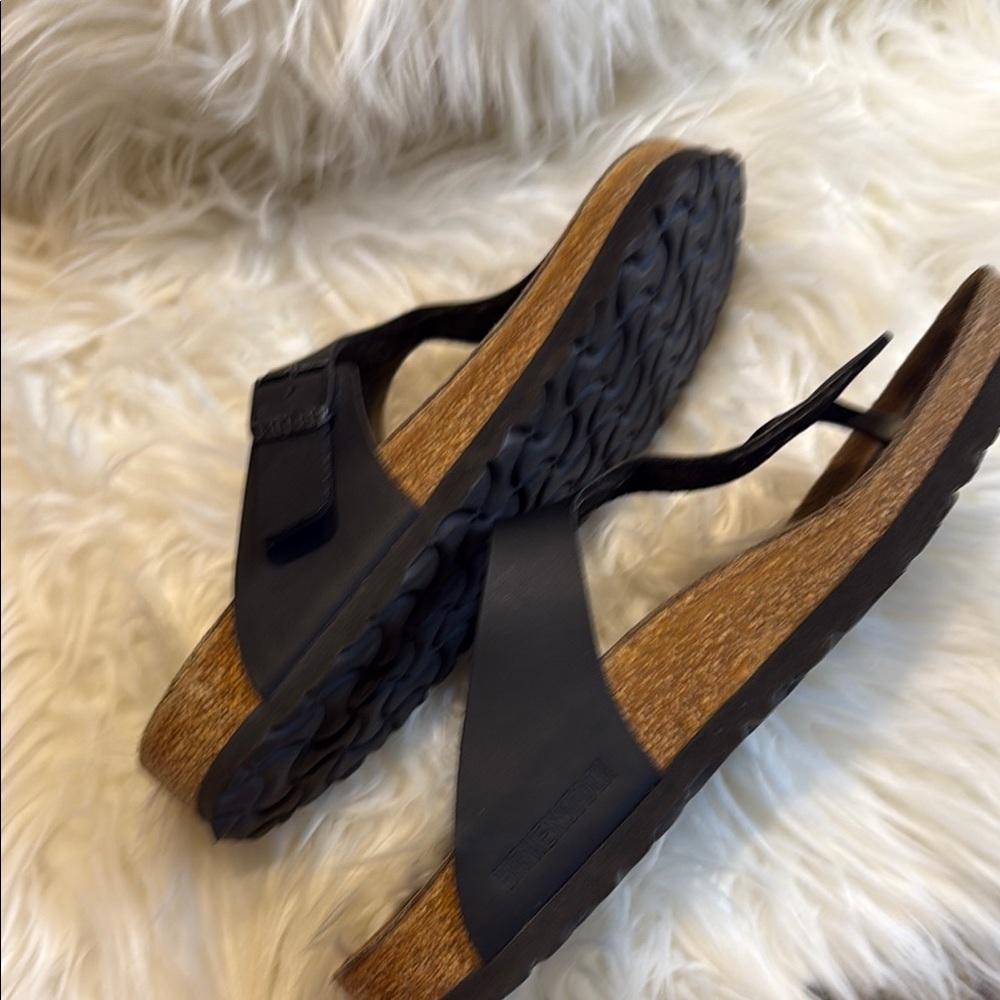 Birkenstock Black Sandals with Adjustable Straps and Contoured Footbed size 39 - Picture 4 of 7